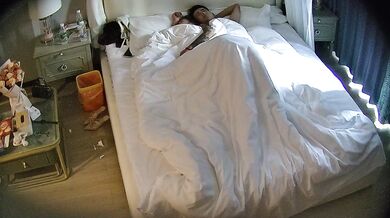 公寓酒店2025.8.30.纹身妹和男朋友开房过七夕，这男的不行呐，银样蜡枪头，不如换你们上 (2)